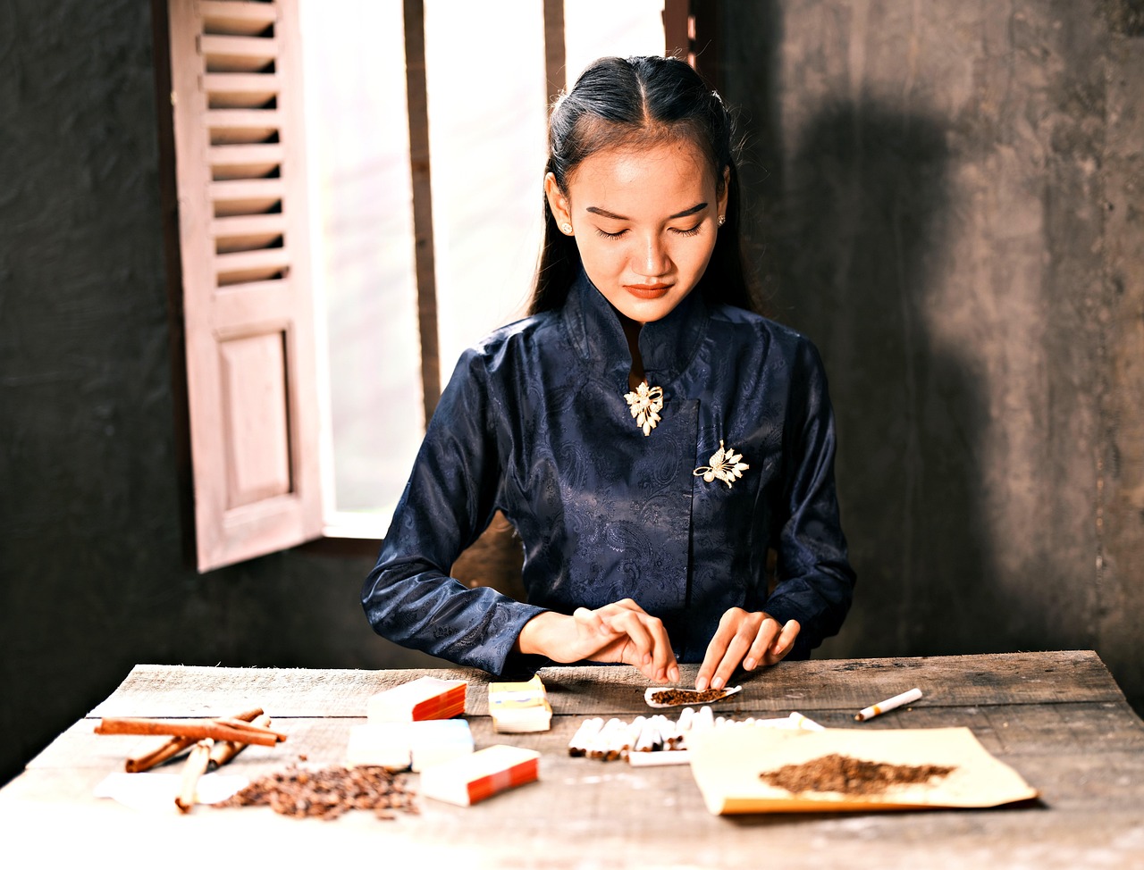 cigar tester, young girl, woman, model, female