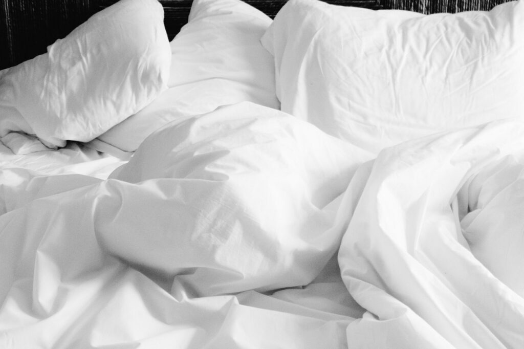 pillows, desktop backgrounds, beautiful wallpaper, laptop wallpaper, sheets, bed, linen, free wallpaper, white sheets, comfortable, free background, 4k wallpaper 1920x1080, bedroom, cushion, windows wallpaper, home, sleep, full hd wallpaper, mac wallpaper, textile, cool backgrounds, soft, relaxation, blanket, rumpled, wallpaper, hd wallpaper, 4k wallpaper, wallpaper hd, wallpaper 4k, background