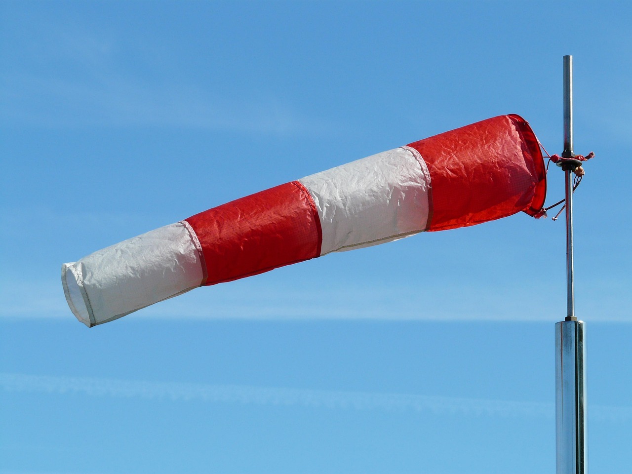wind sock, measuring device, weatherproof, nylon fabric, hose, rotatable, wind direction, wind force, wind sock, wind sock, wind sock, wind sock, wind sock, nylon fabric