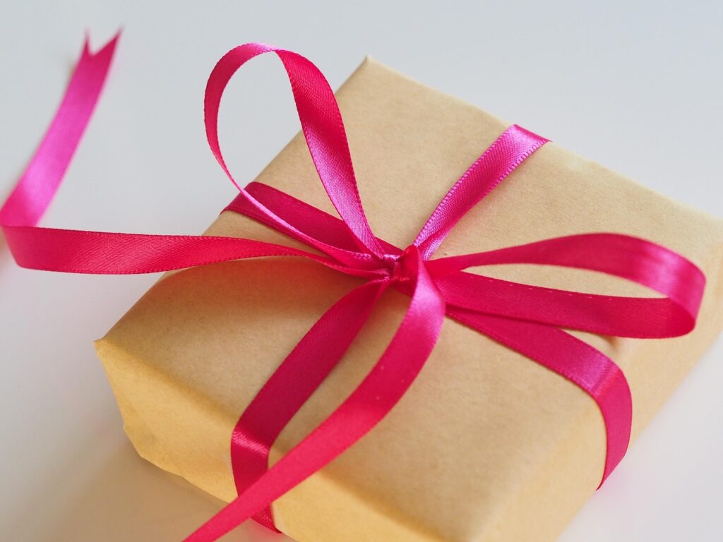 thread, bow, gift, box, christmas, celebration, wrap, satin, surprise, anniversary, packaging, decoration, wrapping paper, shining, paper, party, ribbon, pink, present, happy, holiday, event, invitation, hot pink, xmas, festive, merry, white, minimal, happy birthday, simple