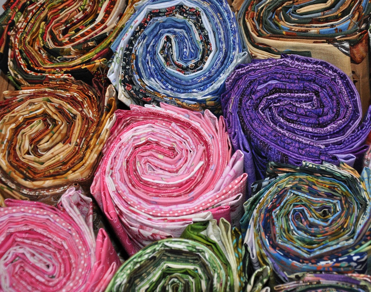 quilt, quilting, fabric, pattern, textile, sewing, material, thread, patchwork, decoration, colorful, quilted, square, retro, homemade, traditional, craft, patch, cotton, fat quarters, jelly rolls, quilting jelly rolls, fabric background, quilt, quilt, quilt, quilt, quilt, quilting, quilting
