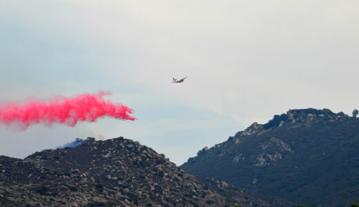 wildfire, aerial firefighter, firefighters, boray bomber, nature, aerial bomber, fire retardant, smoke, hills, mountains, red, usa, california, danger