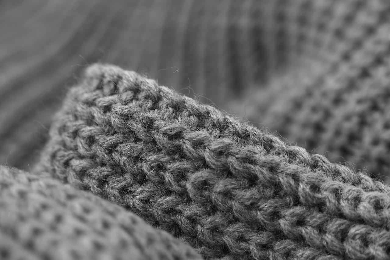 weaving, grey, sweater, cardigan sweater, one line, textile, textured, space copy, summary, no people in winter in the textile industry, technology, selective focus, macro, horizontal, close up, textured effect, image design, pattern, color image, knitting, cold, heat, wool, sweater, sweater, sweater, sweater, sweater, knitting, wool