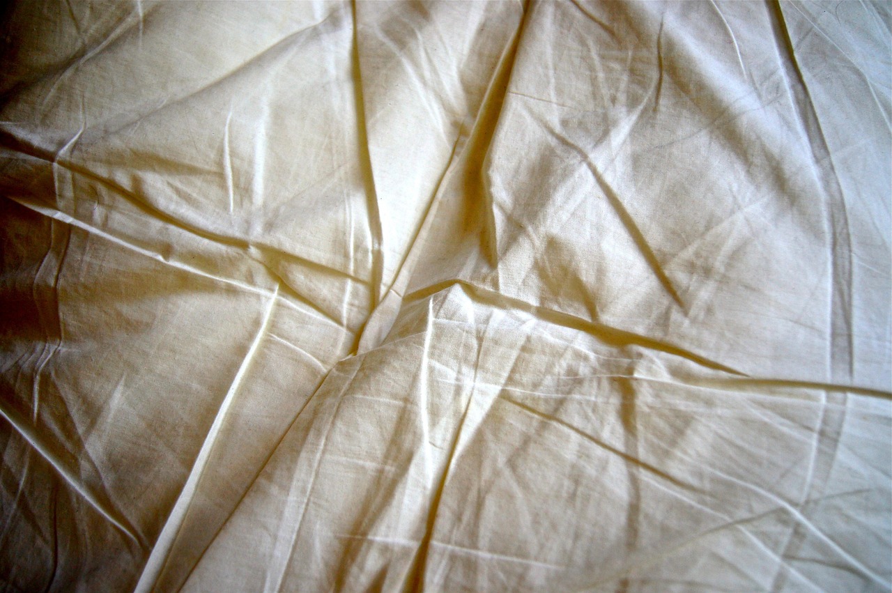 background, wallpaper hd, cloth, desktop backgrounds, table, sheet, folds, cross, 4k wallpaper, cool backgrounds, mac wallpaper, free background, white, windows wallpaper, sleep, full hd wallpaper, laptop wallpaper, hd wallpaper, beautiful wallpaper, bed, 4k wallpaper 1920x1080, wallpaper 4k, material, free wallpaper, curtain